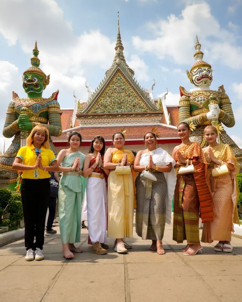 Why Choose a Ha Long Bay Cruise?